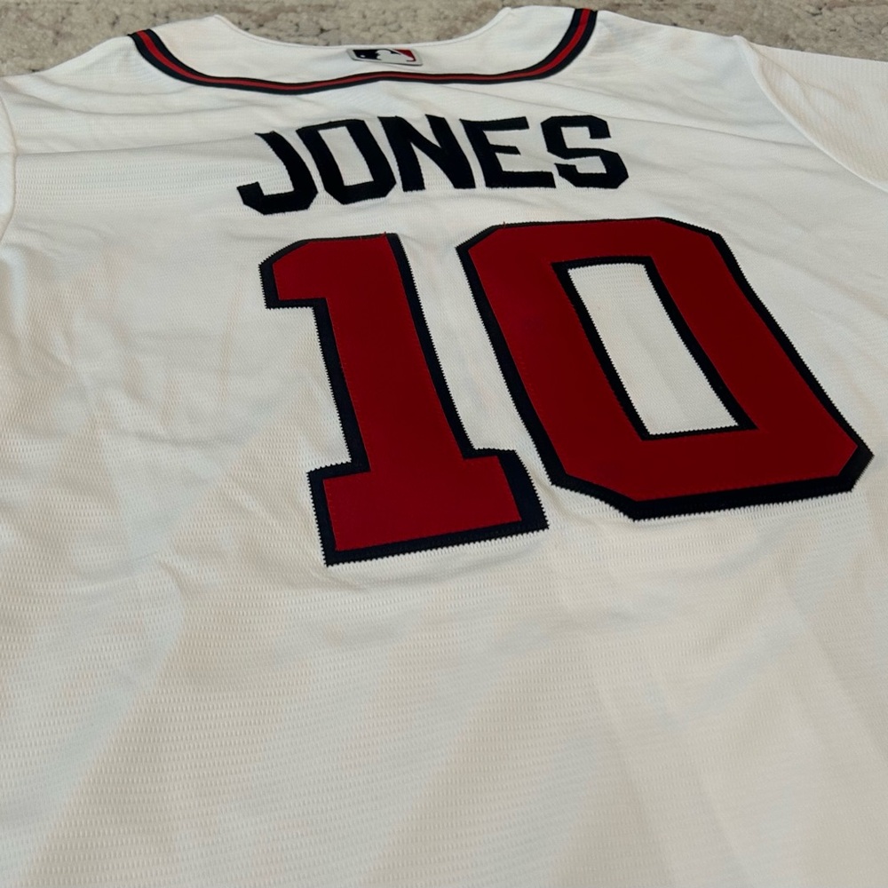 Nike Authentic Atlanta Braves Chipper Jones #10 White Jersey MLB Men’s Size: M - Picture 7 of 7